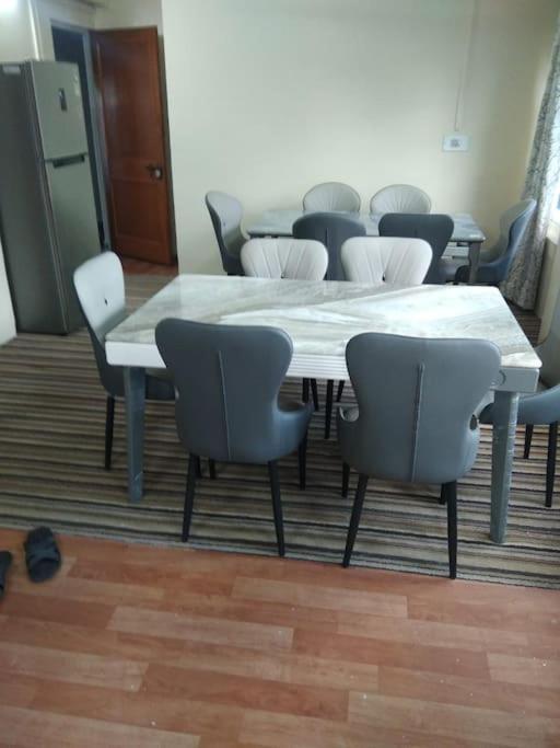 Family Floor At Riverside * Srinagar (Jammu and Kashmir)