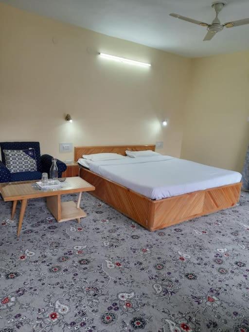 Family Floor At Riverside Homestay Srinagar (Jammu and Kashmir)