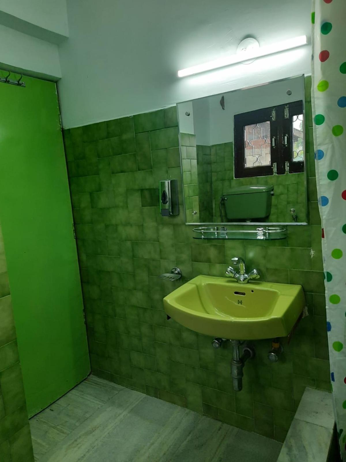 Homestay Family Floor At Riverside