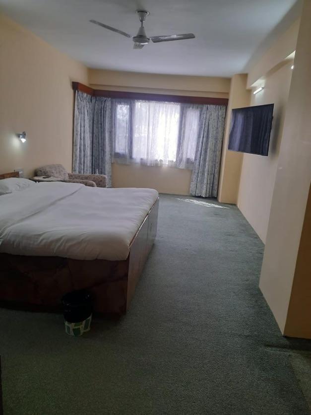 Family Floor At Riverside *