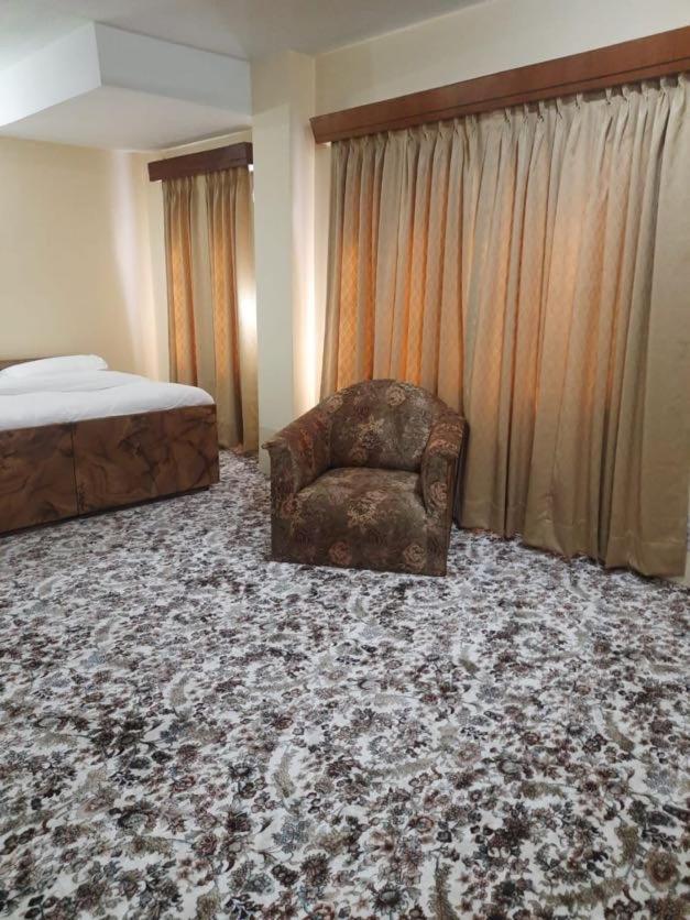 Family Floor At Riverside Srinagar (Jammu and Kashmir)