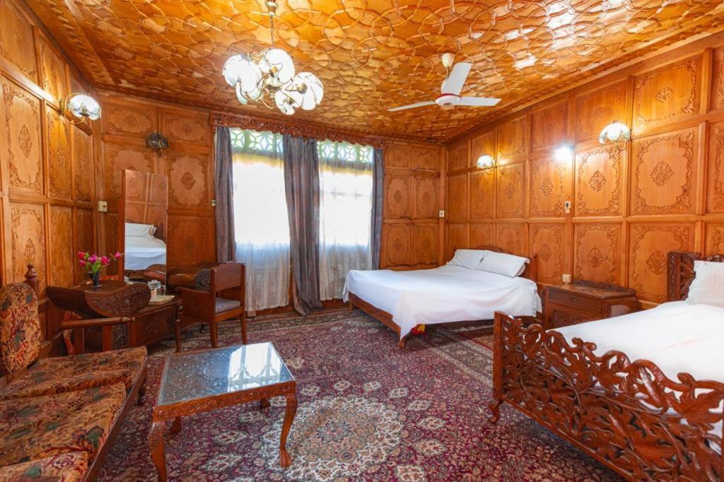 Heritage Amina Group Of Houseboats Hotel Srinagar (Jammu and Kashmir)