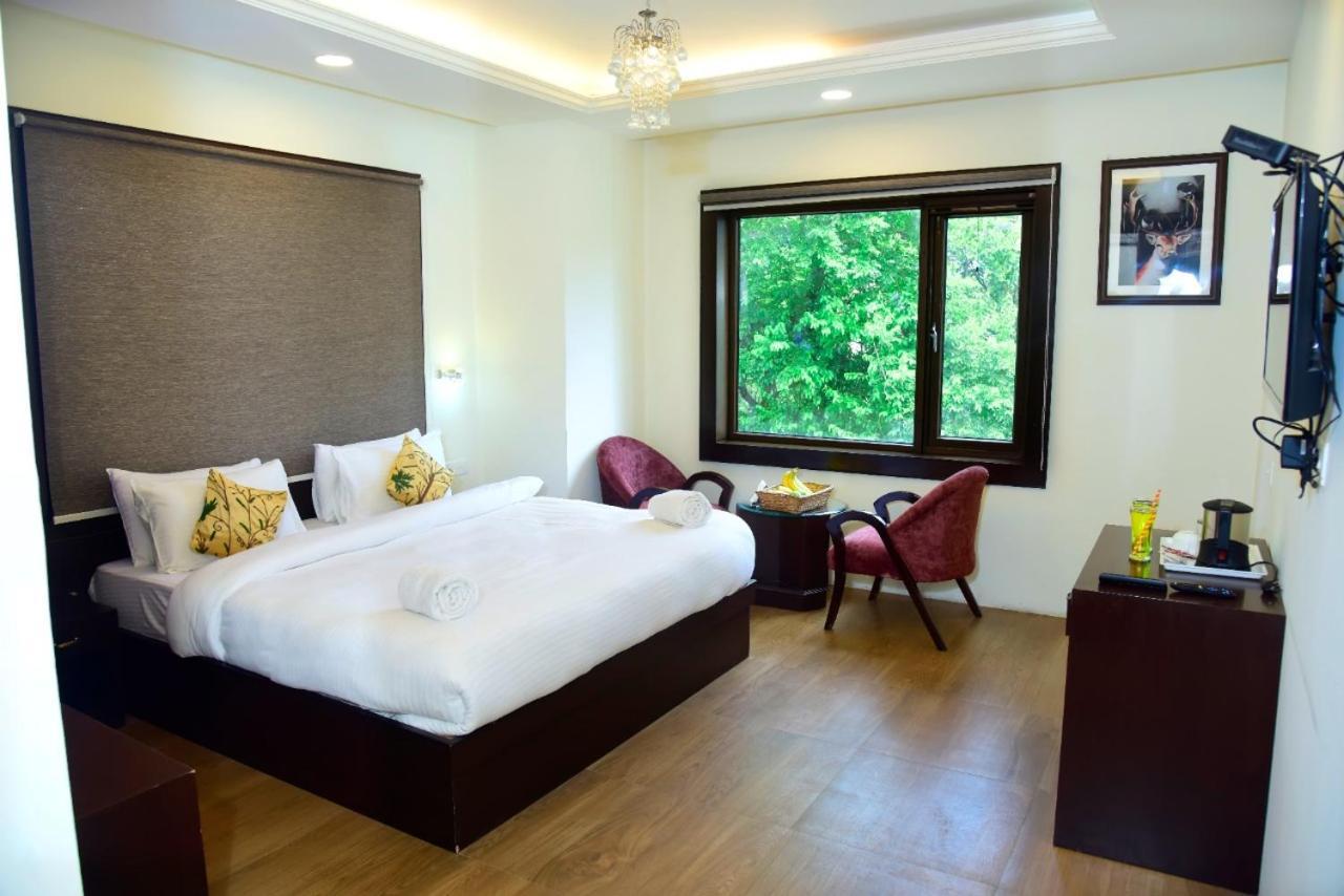 Blossoms Hotel 3*