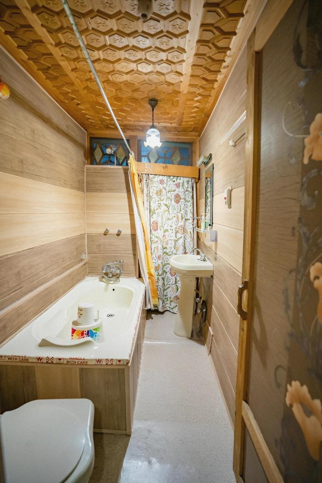 Anam Group Of Houseboats Srinagar (Jammu and Kashmir)