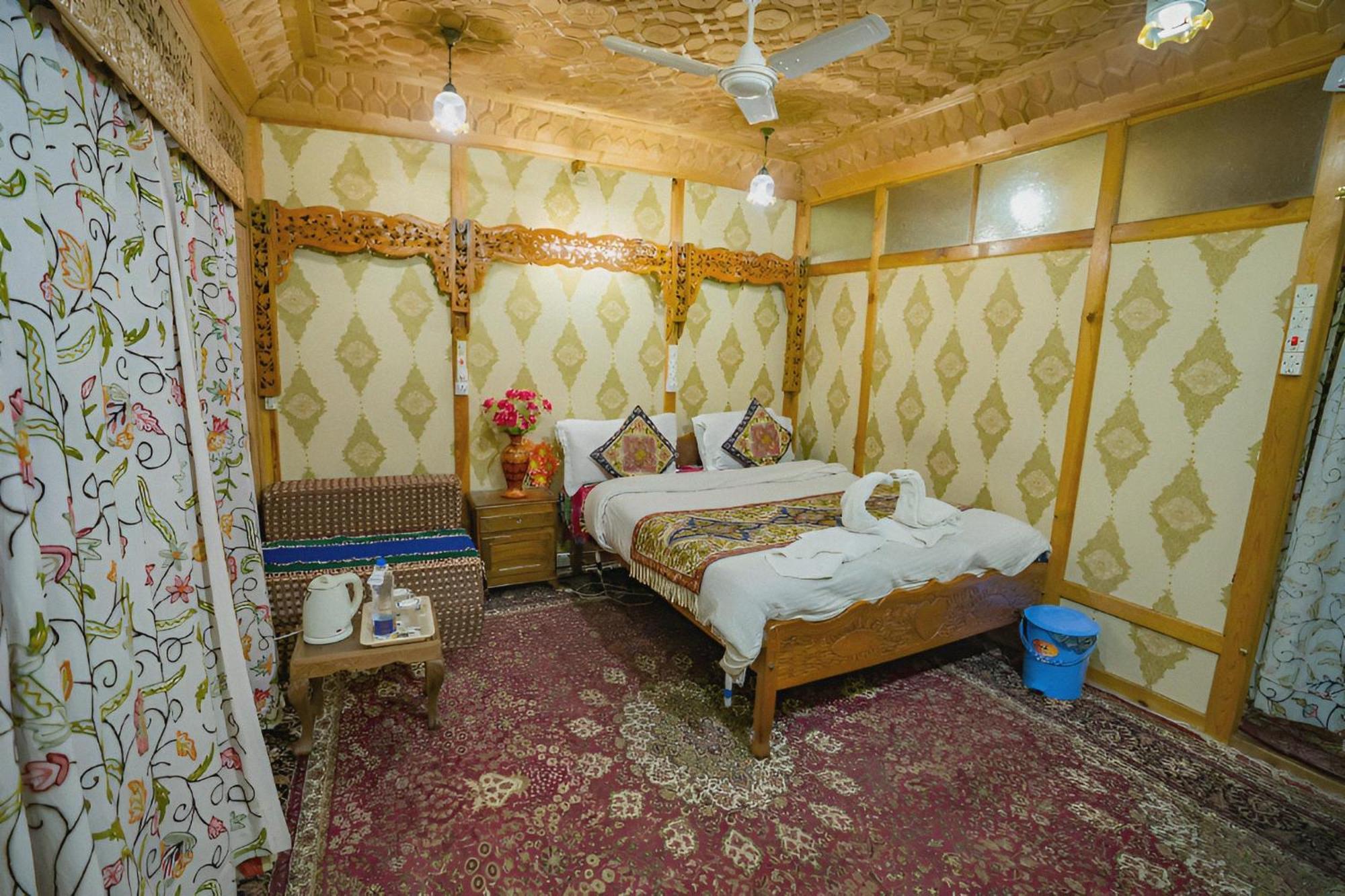 Anam Group Of Houseboats