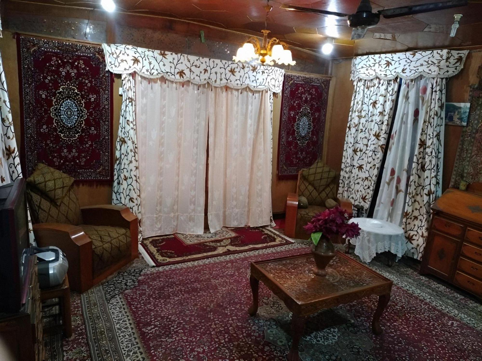 Anam Group Of Houseboats 4*