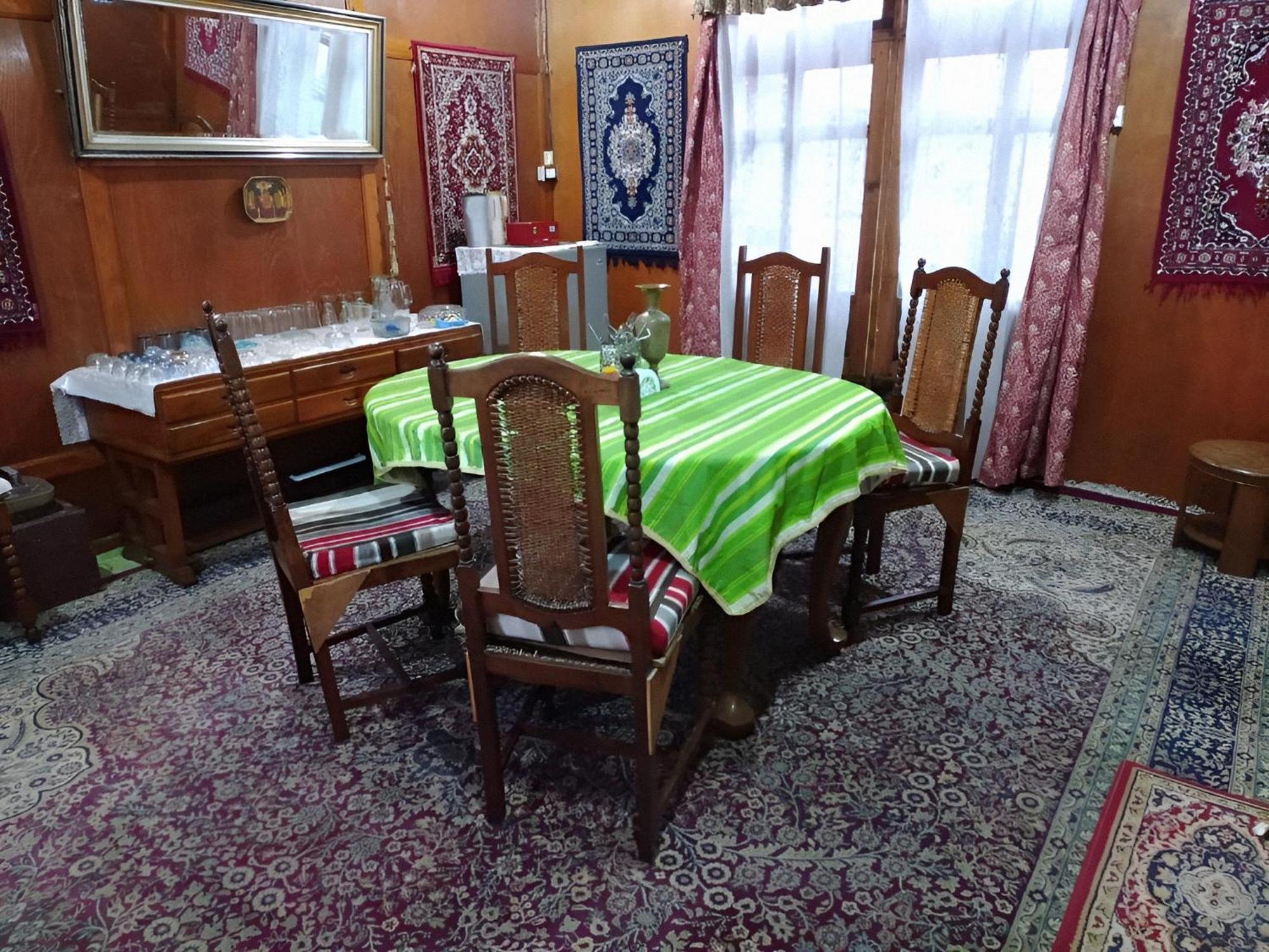 Hotel Anam Group Of Houseboats