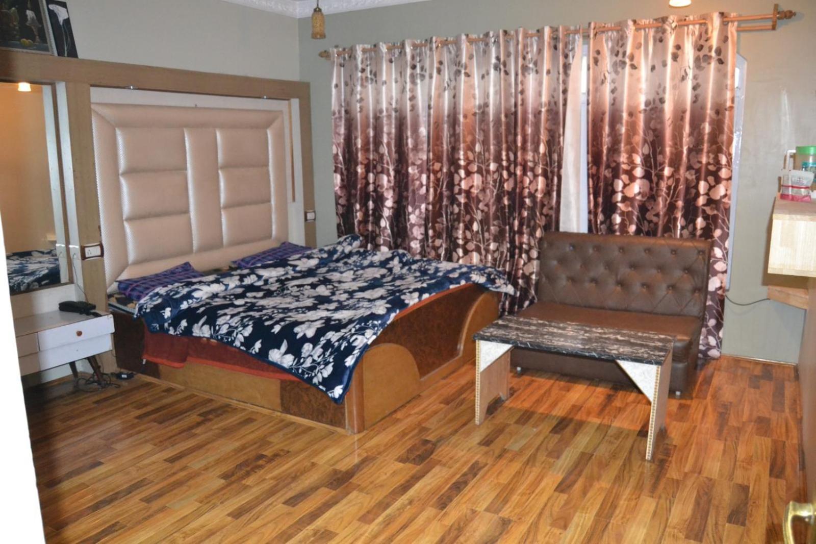 Zippino 3s3 Hotel