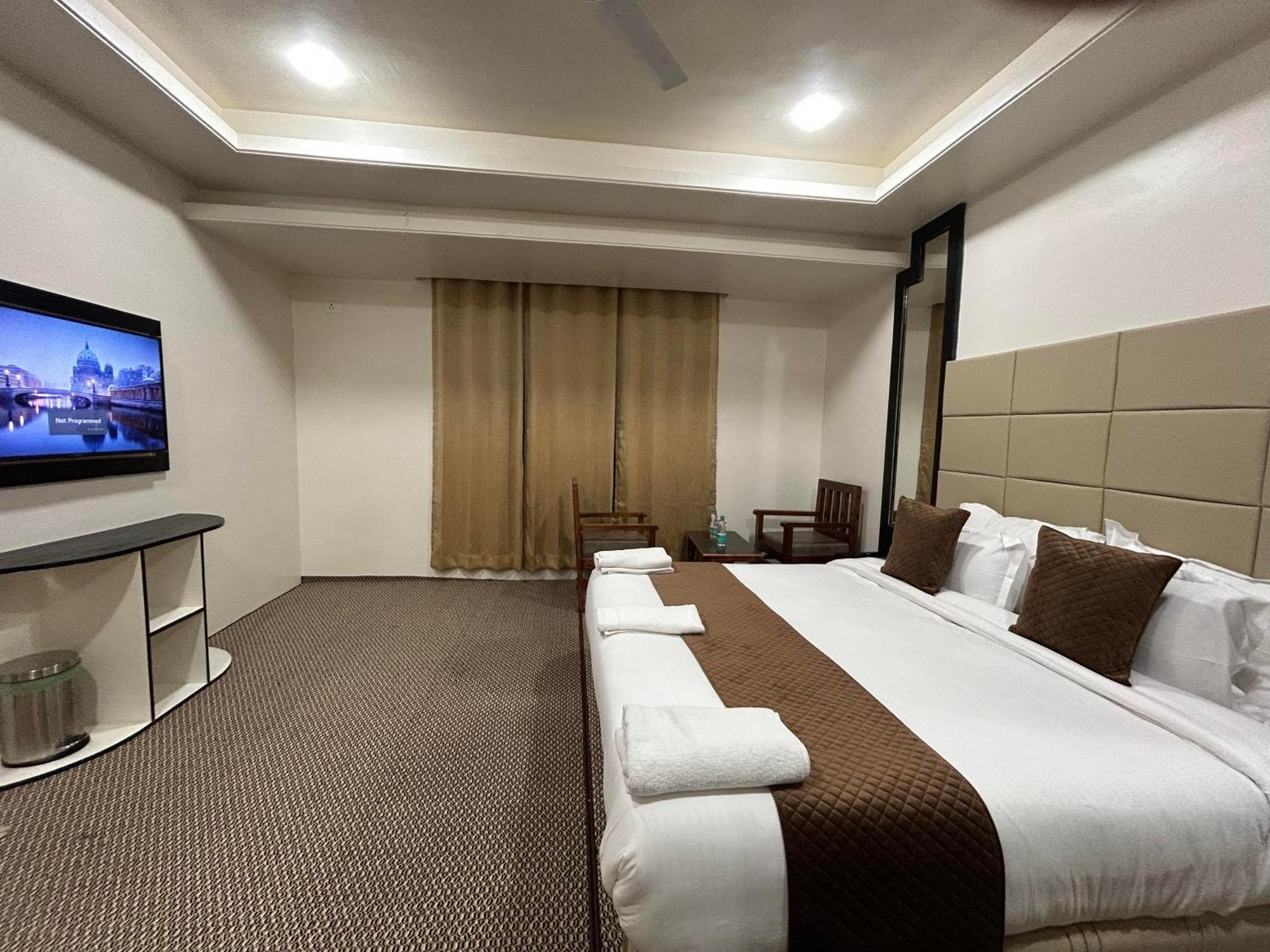 Hotel Fair Mount, Airport Road, Humhama