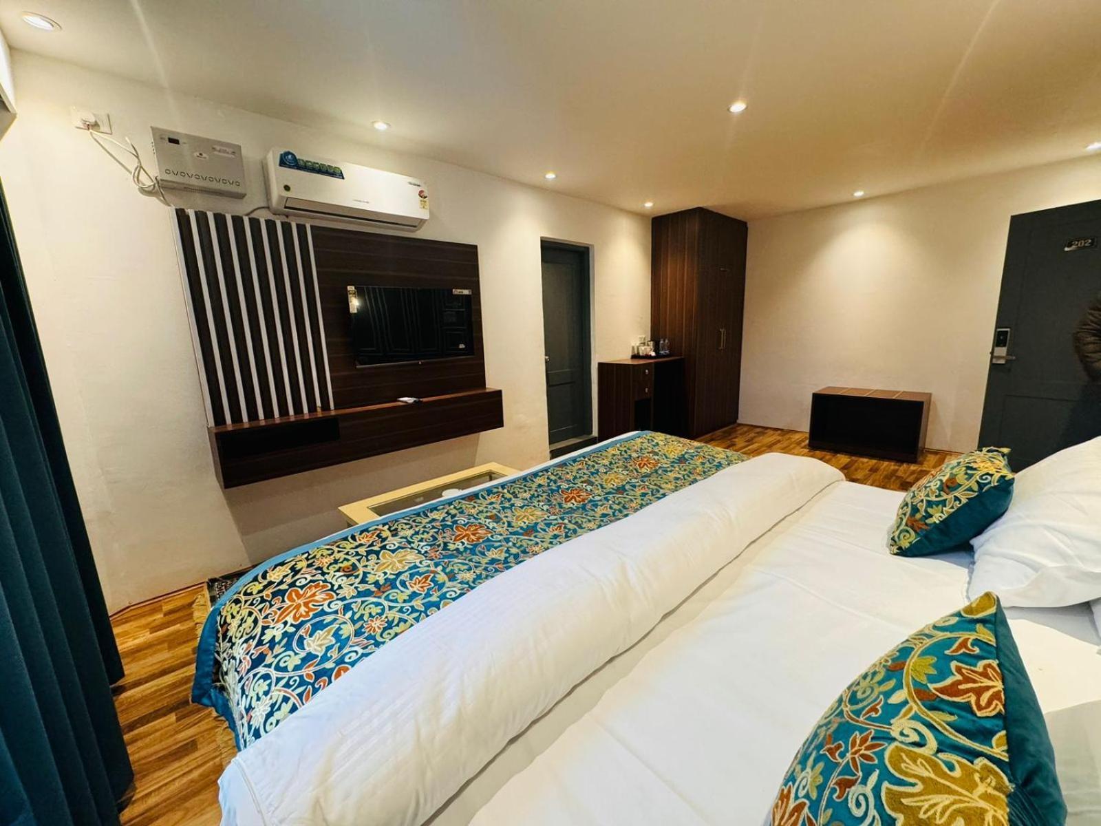 De Elaaf The Luxury Hotel Srinagar (Jammu and Kashmir)