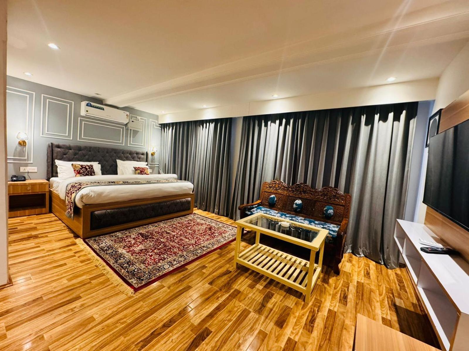 Hotel De Elaaf The Luxury Srinagar (Jammu and Kashmir)