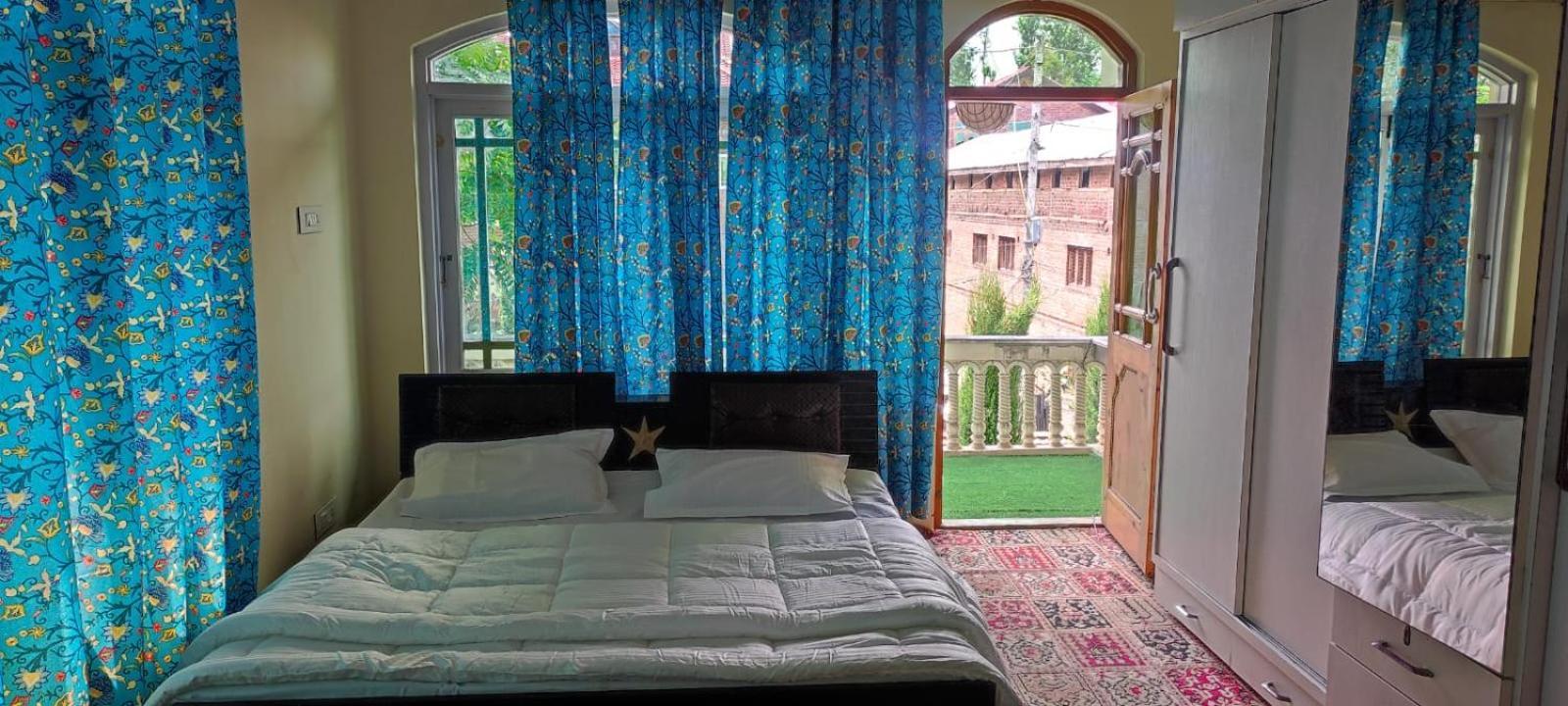 Guest house Coachman Homestay *