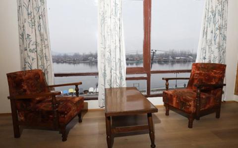 Zoz Dal View Hotel
