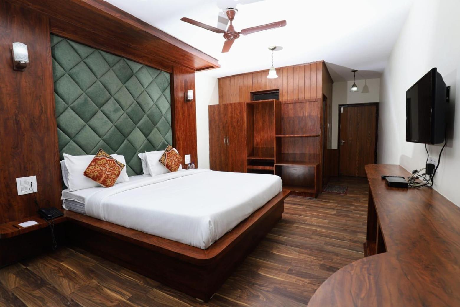 Zoz Dal View Hotel 3*