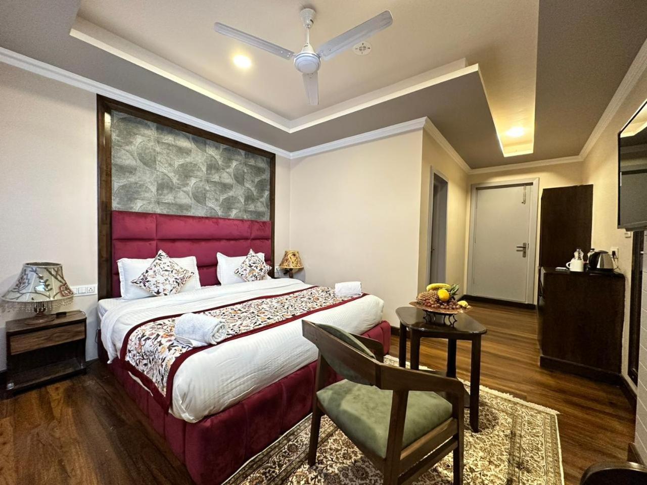 Hotel Group Of Srinagar (Jammu and Kashmir)
