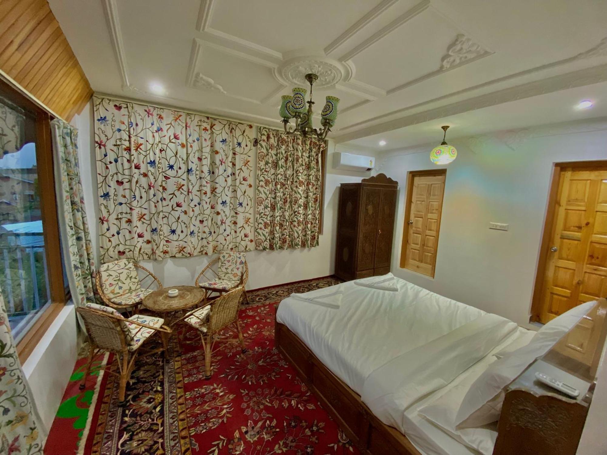 Homestay Heritage Lakend House *