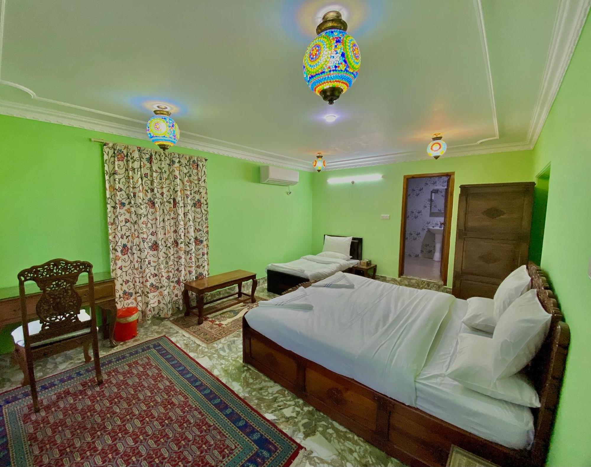 Homestay Heritage Lakend House *