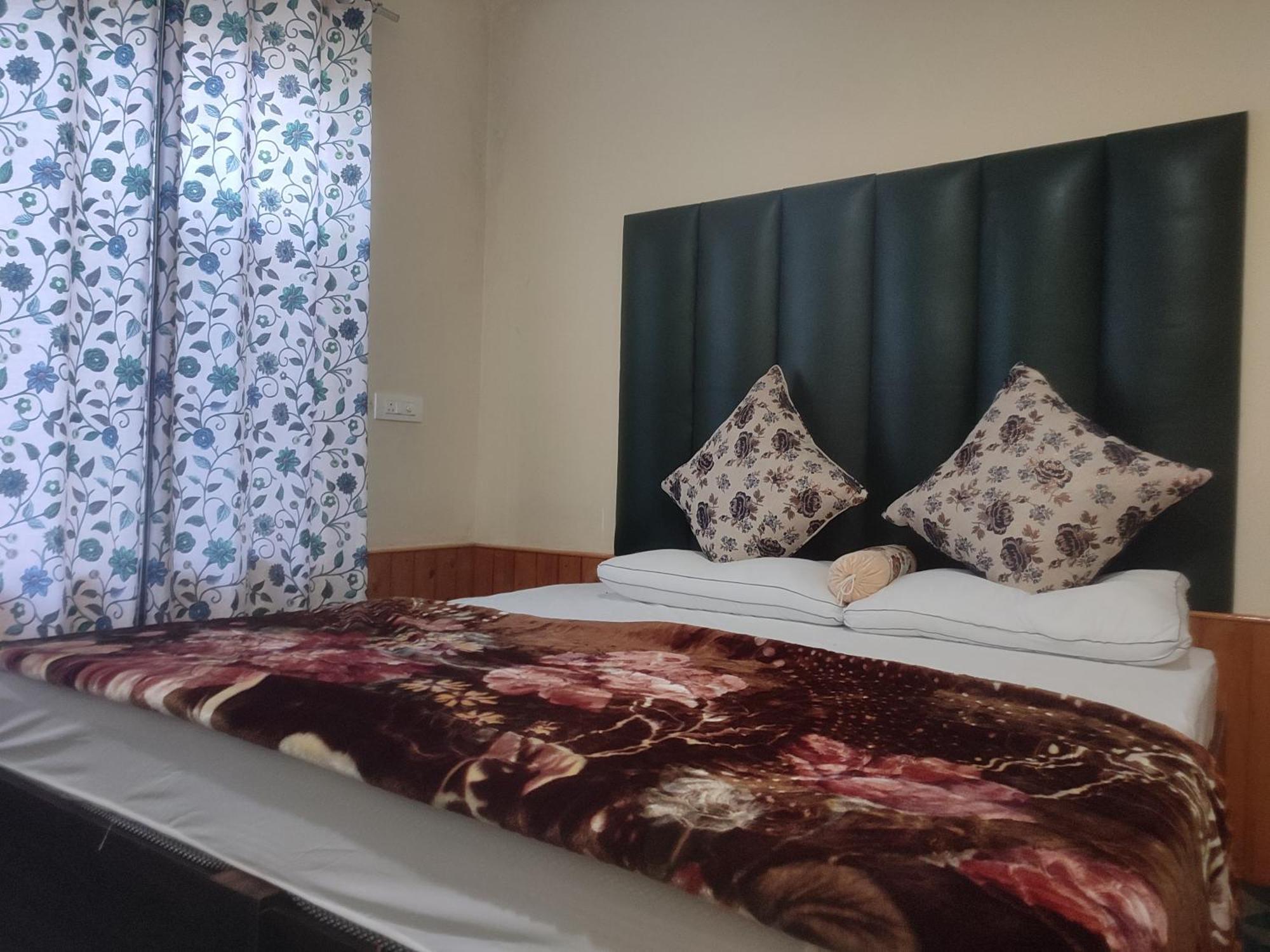 Pursukoon Gulmarg Villa *