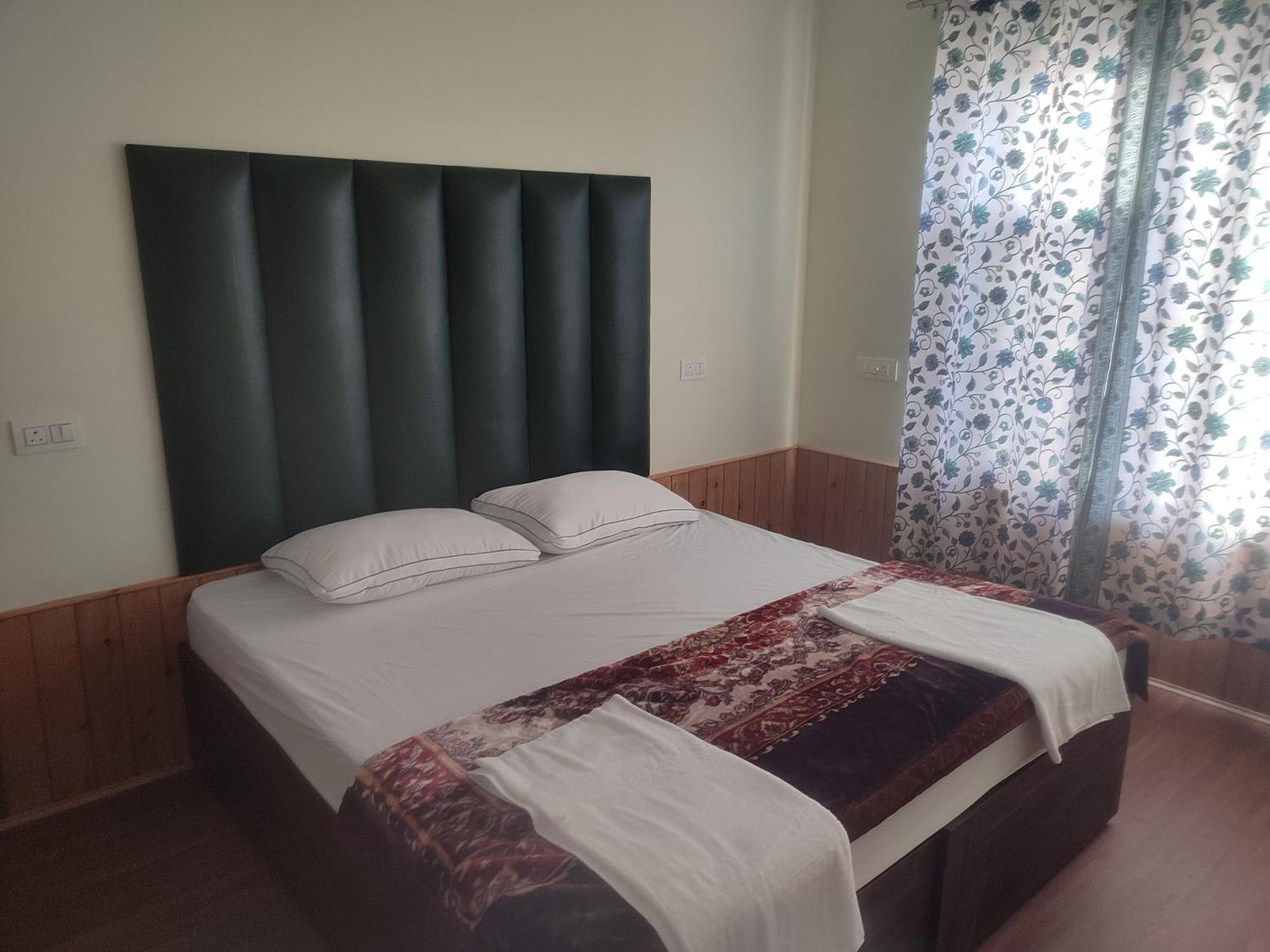 Pursukoon Gulmarg Villa *