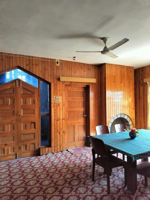 The Bilt Farmhouse Holiday home Srinagar (Jammu and Kashmir)