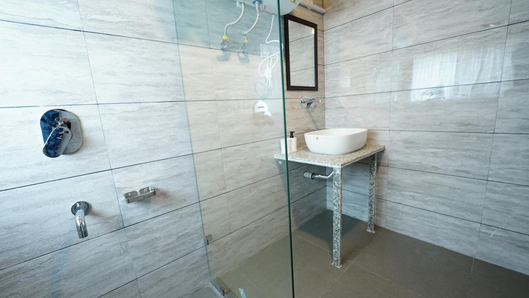 Apartment Walisons Abelia Srinagar (Jammu and Kashmir)
