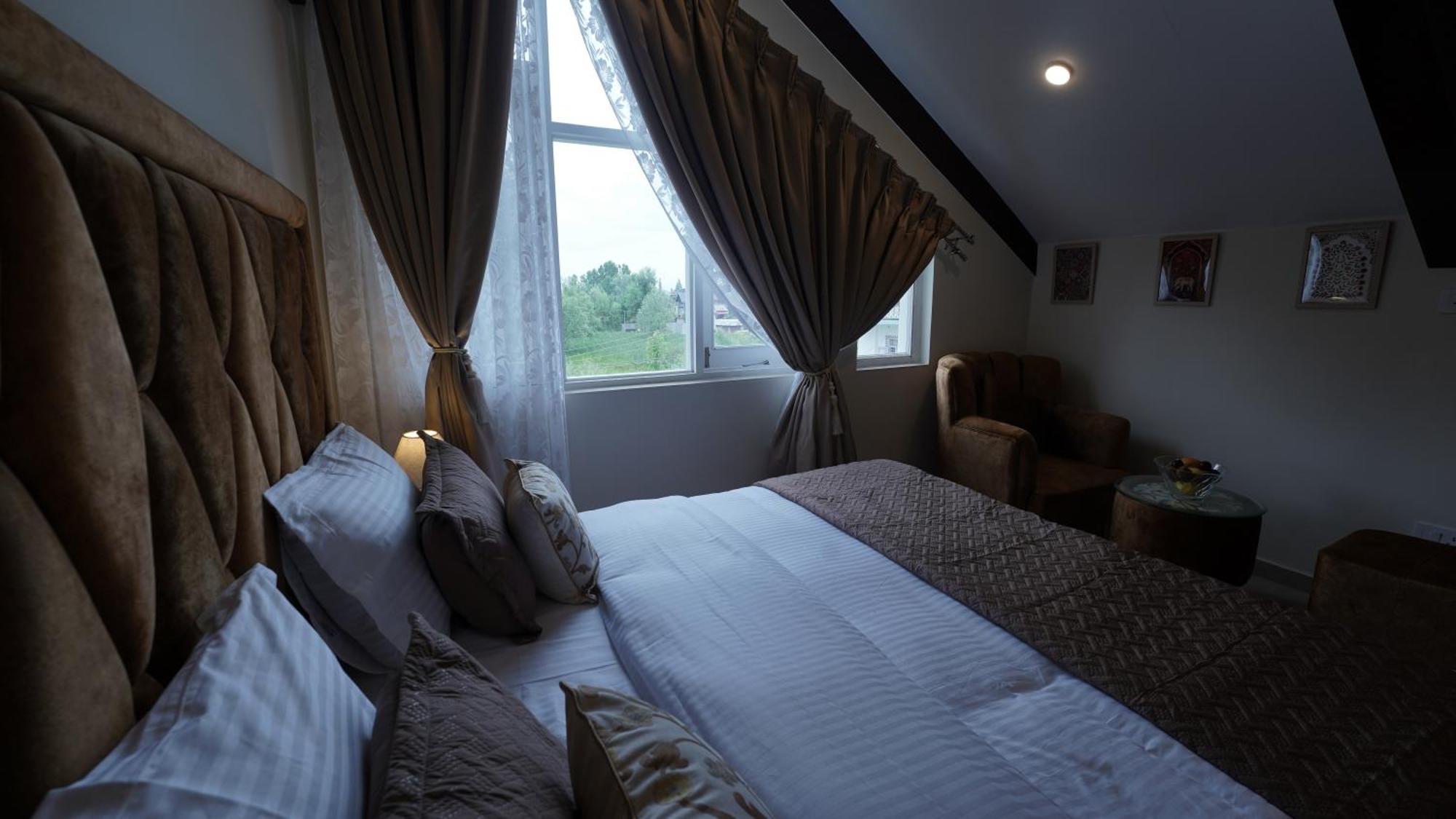 Apartment Walisons Abelia Srinagar (Jammu and Kashmir)