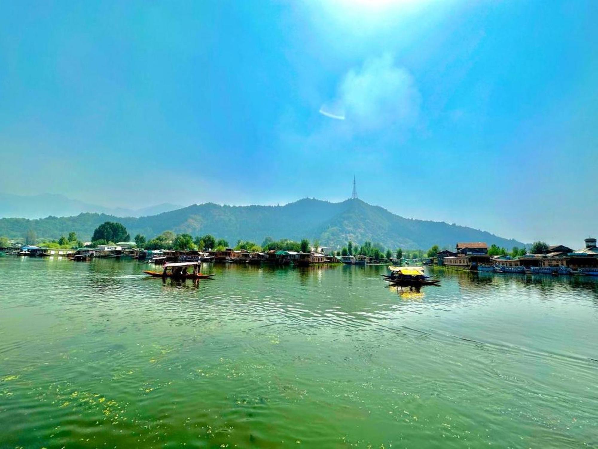 Botel Floating Luxury Group Of Houseboats Srinagar (Jammu and Kashmir)