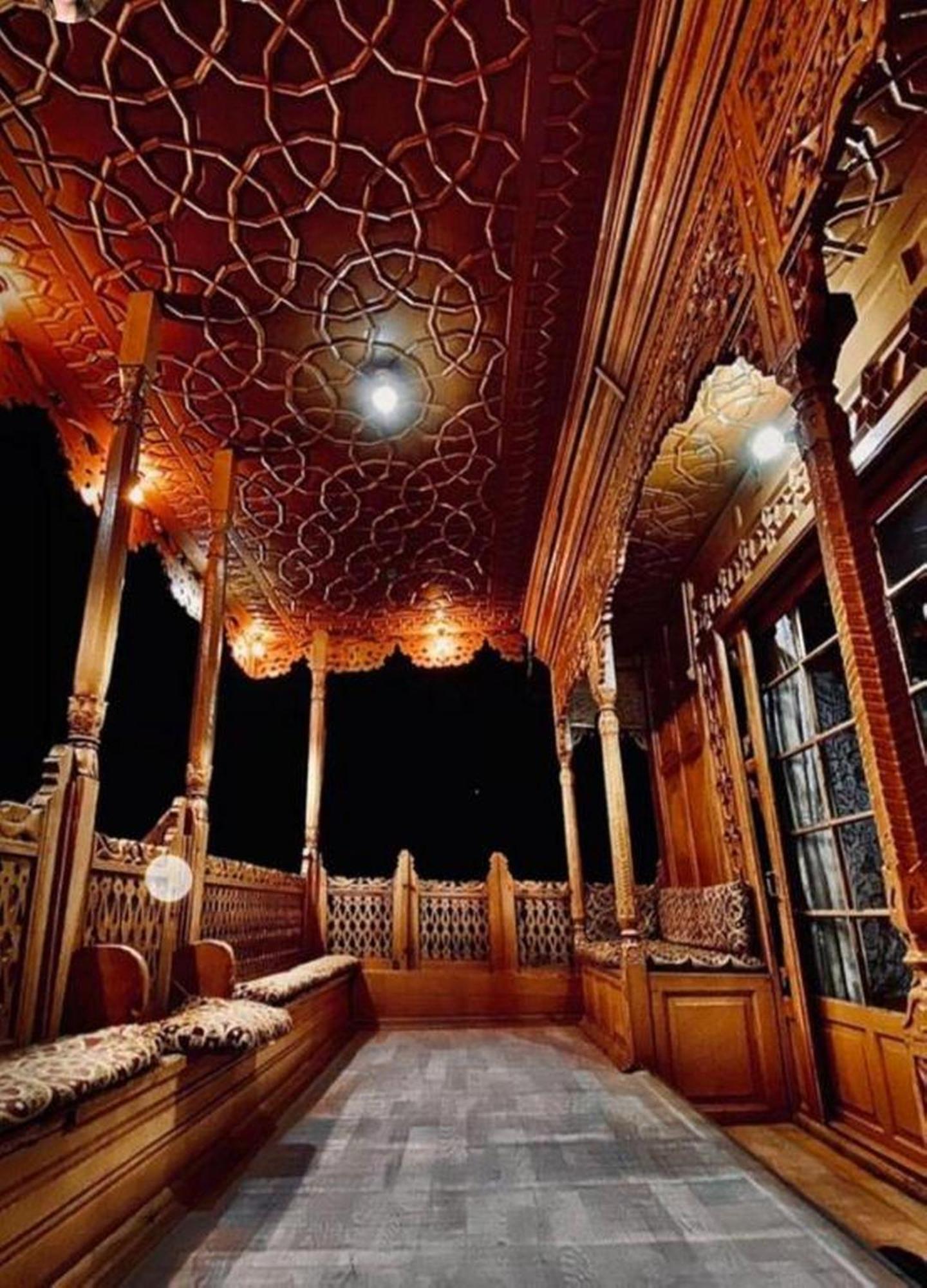 Botel Floating Luxury Group Of Houseboats Srinagar (Jammu and Kashmir)