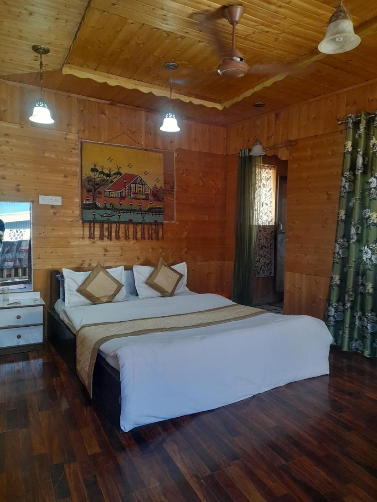 Bed & Breakfast Dal Fog Srinagar (Jammu and Kashmir)