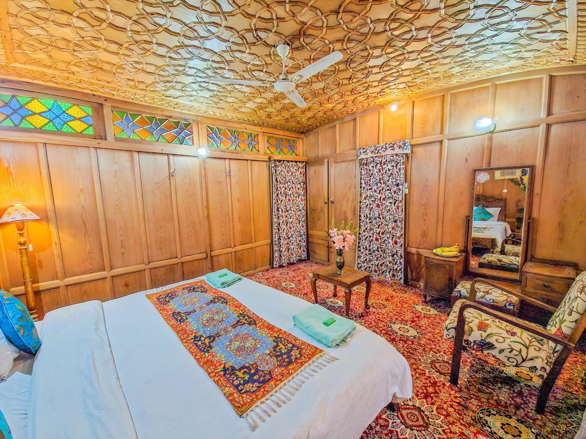 Hotel Mexico Group Of Houseboats