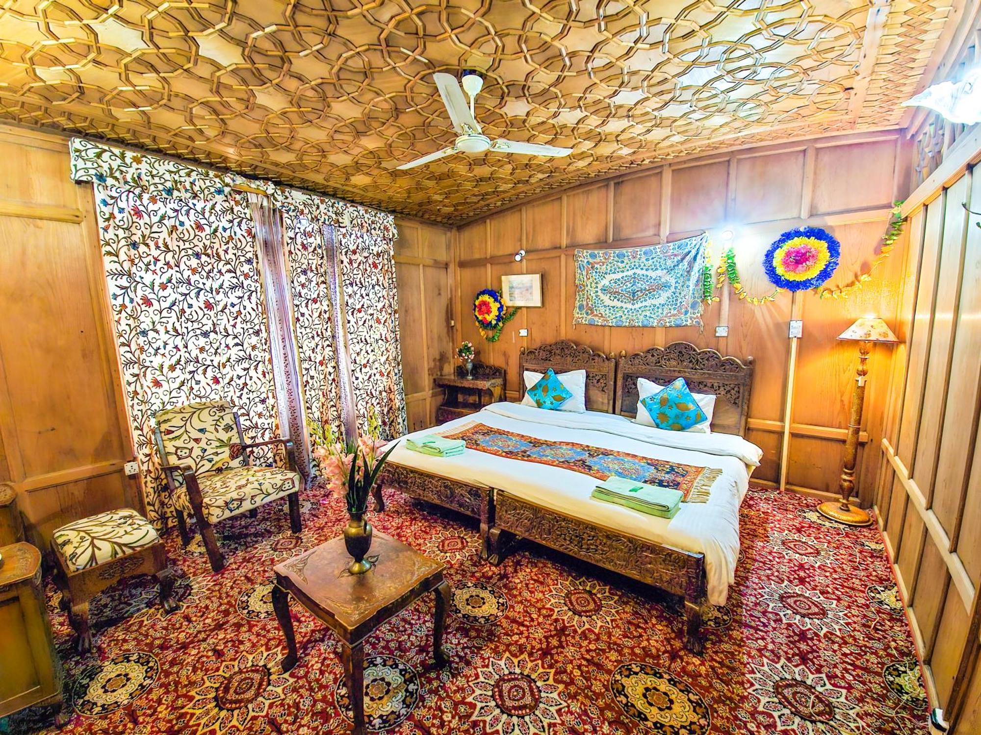 Hotel Mexico Group Of Houseboats Srinagar (Jammu and Kashmir)