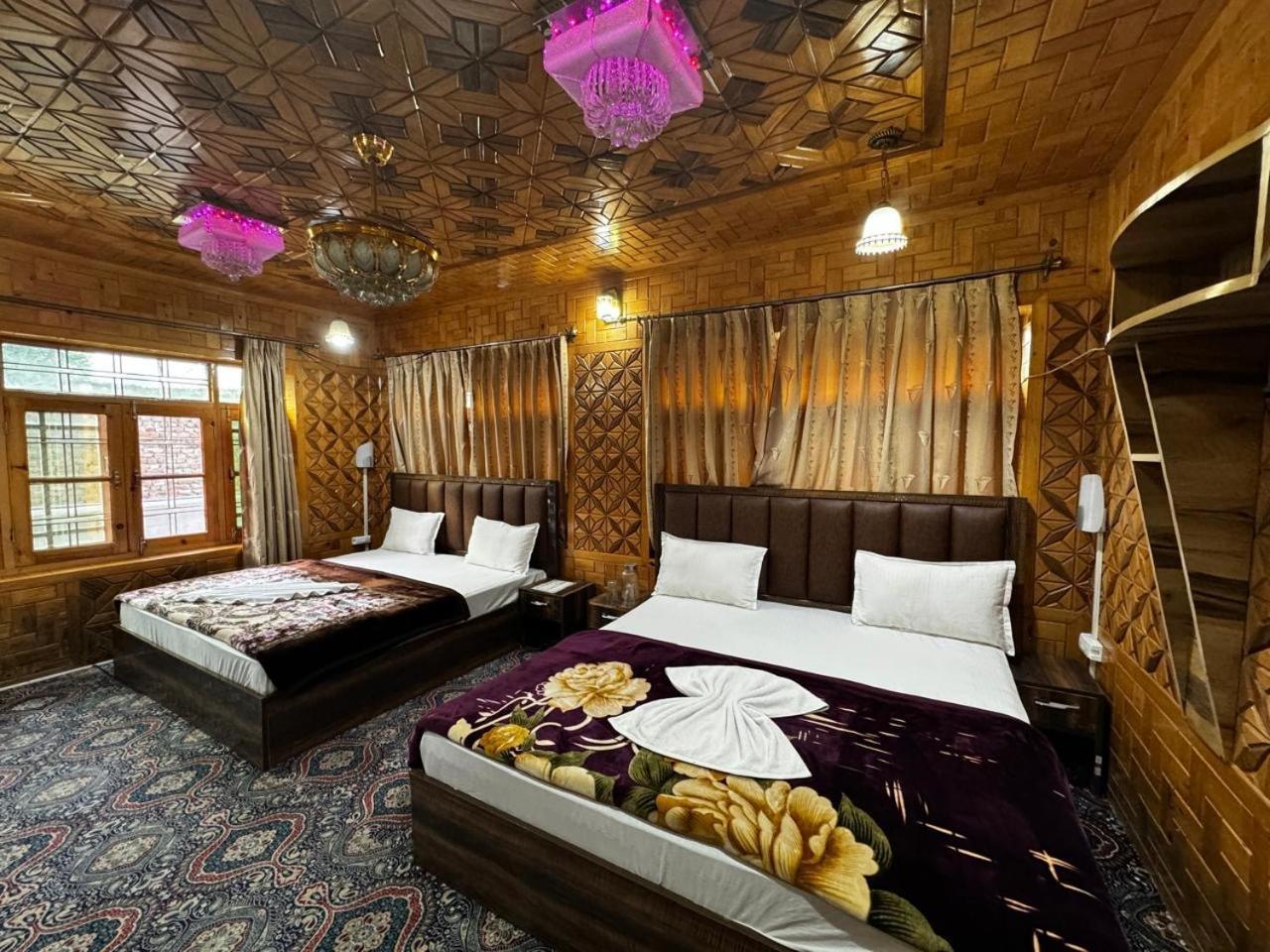 Hotel Riverwood 2*