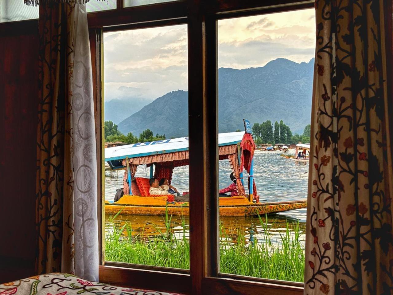 Botel White House Group Of Houseboats Srinagar (Jammu and Kashmir)