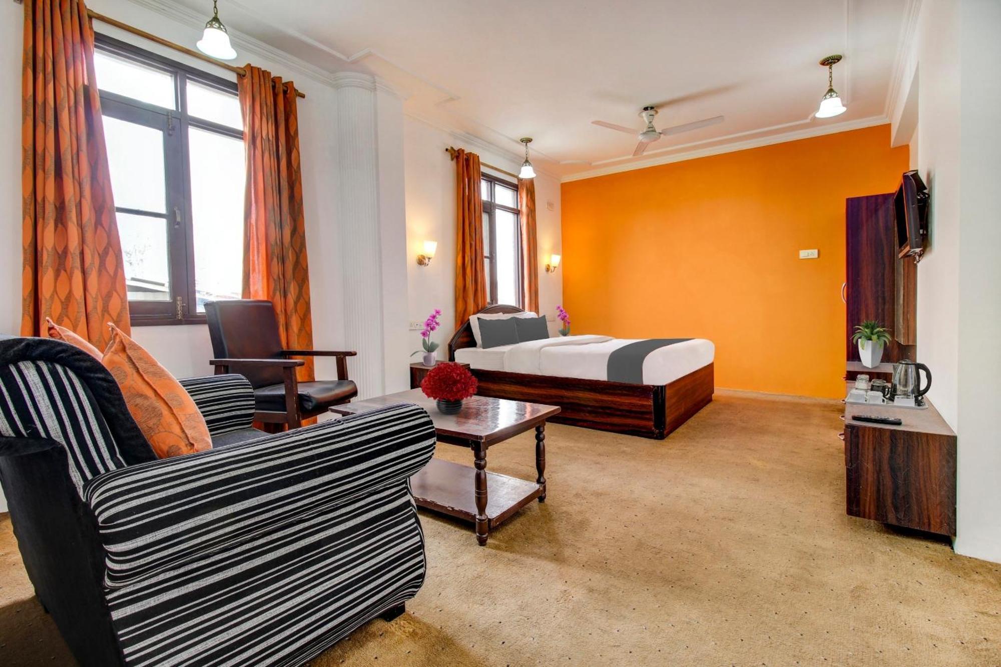 Capital O Yasmin Hotel Srinagar (Jammu and Kashmir)