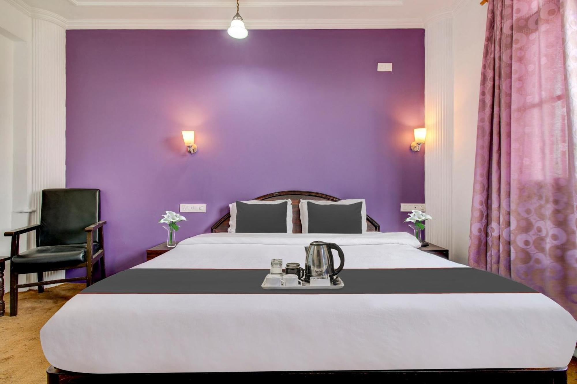 Hotel Capital O Yasmin Srinagar (Jammu and Kashmir)