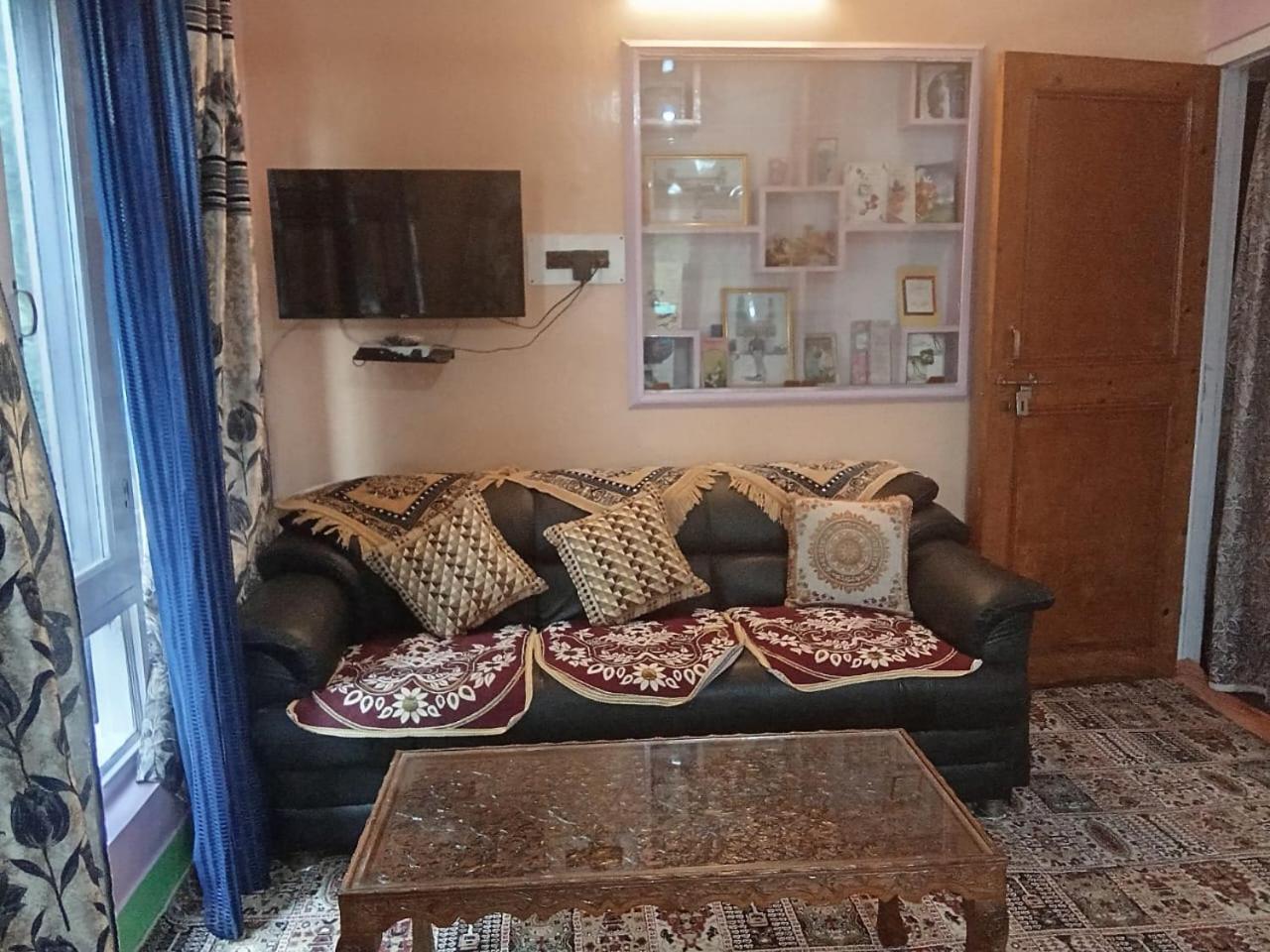 Saim Gest House *