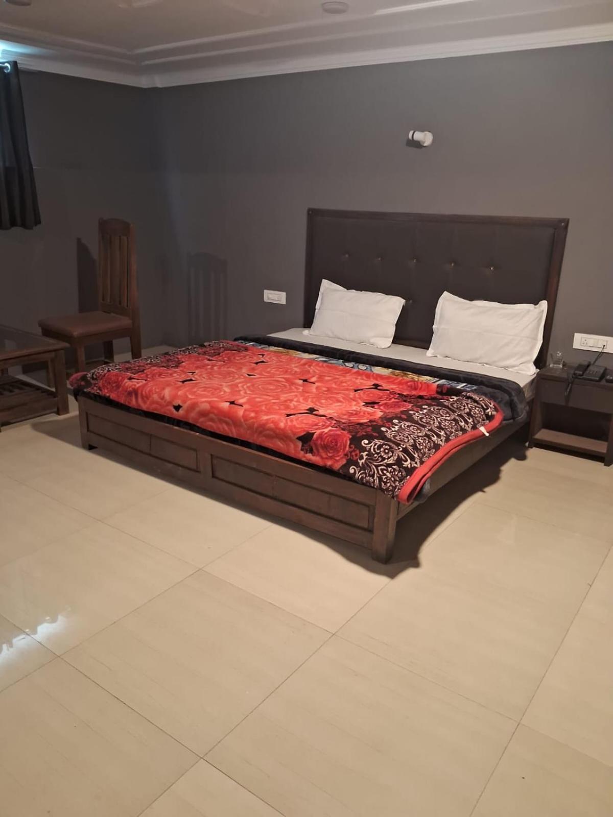 Solitaire Guest house
