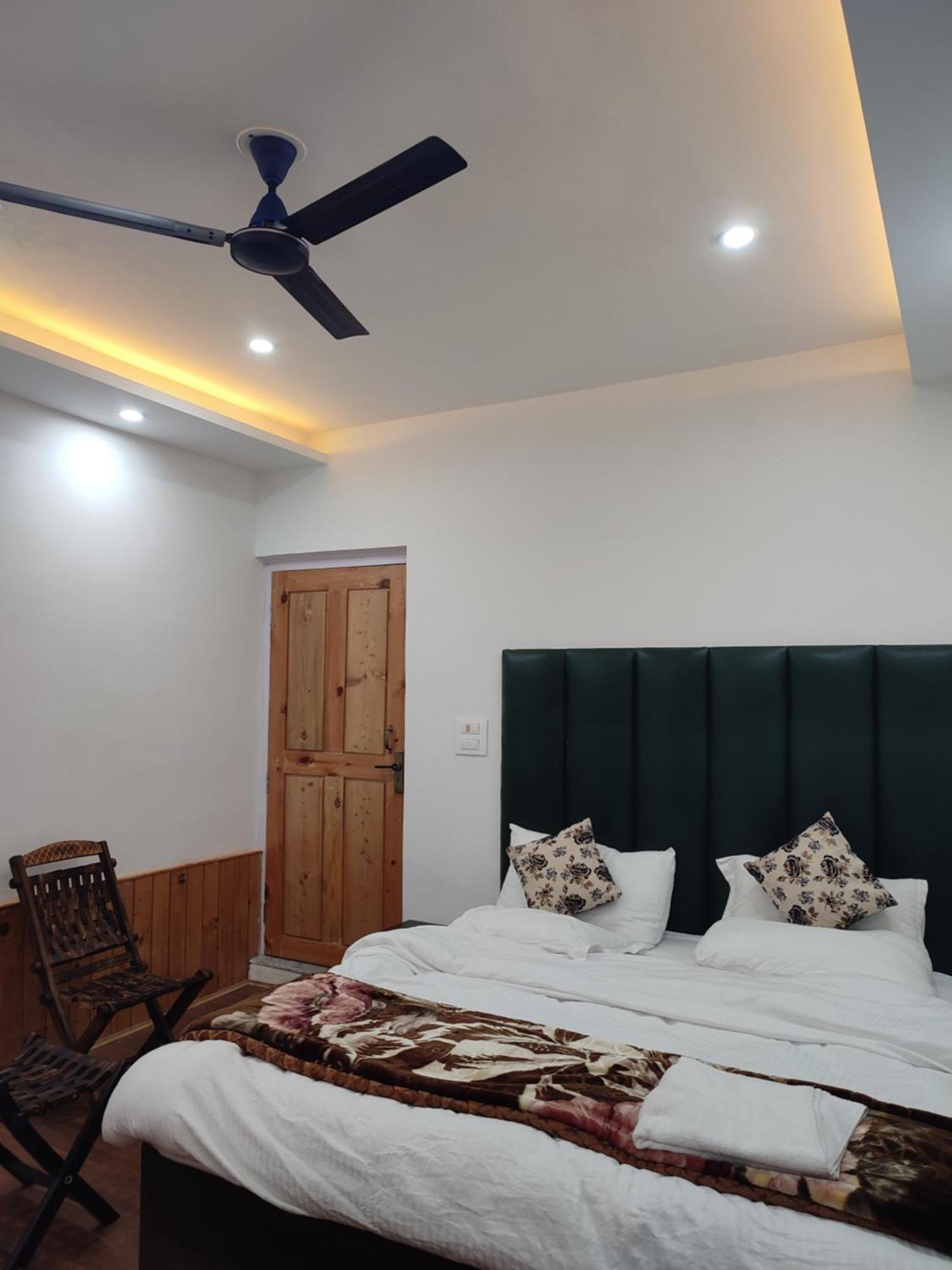 Pursukoon Gulmarg Villa