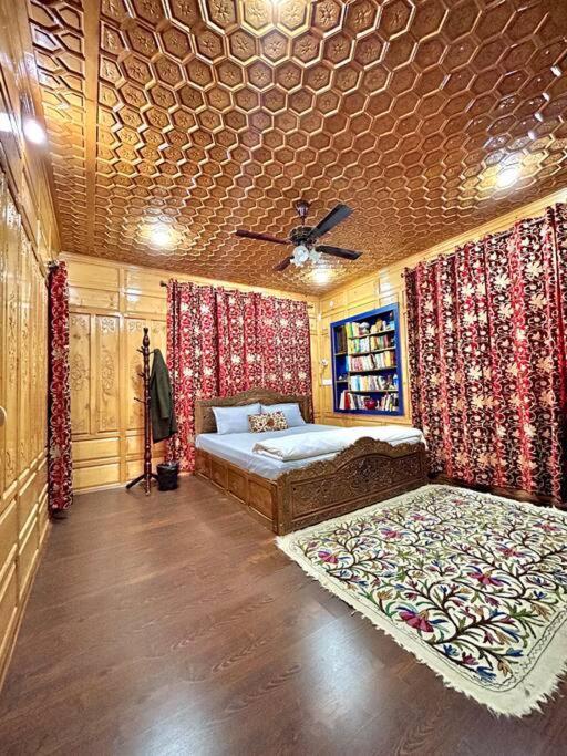 Wani Spaces Guest house *