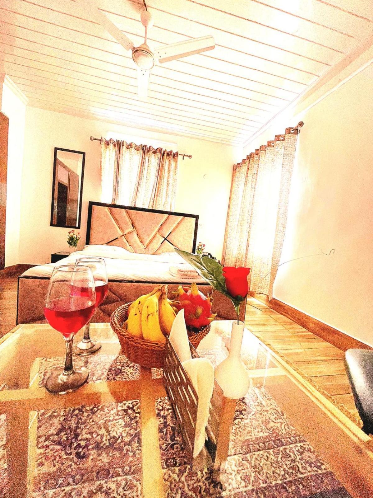 The Valley Shelter By De-villaz Guest house Srinagar (Jammu and Kashmir)