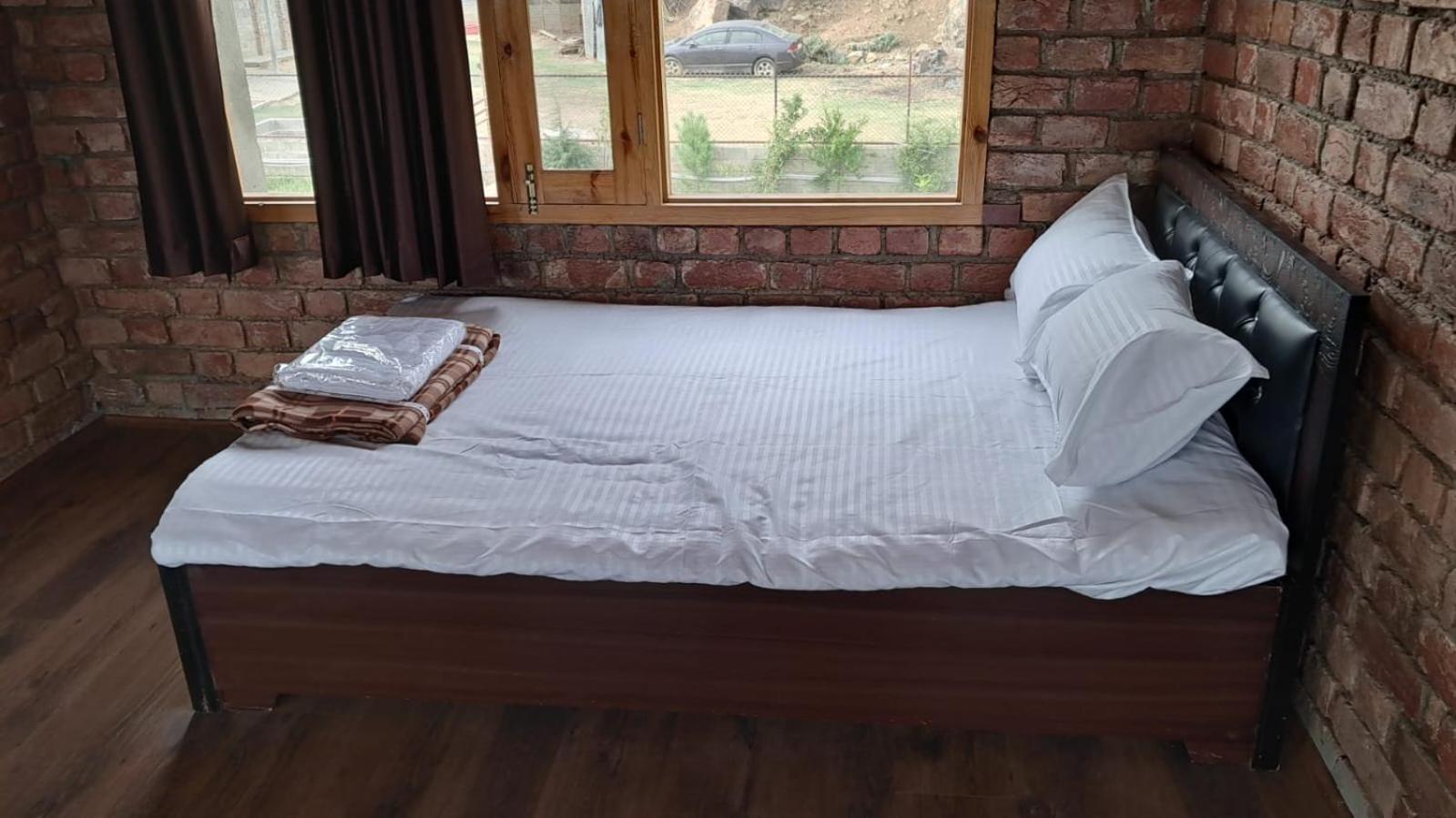 Guest house Kirmani