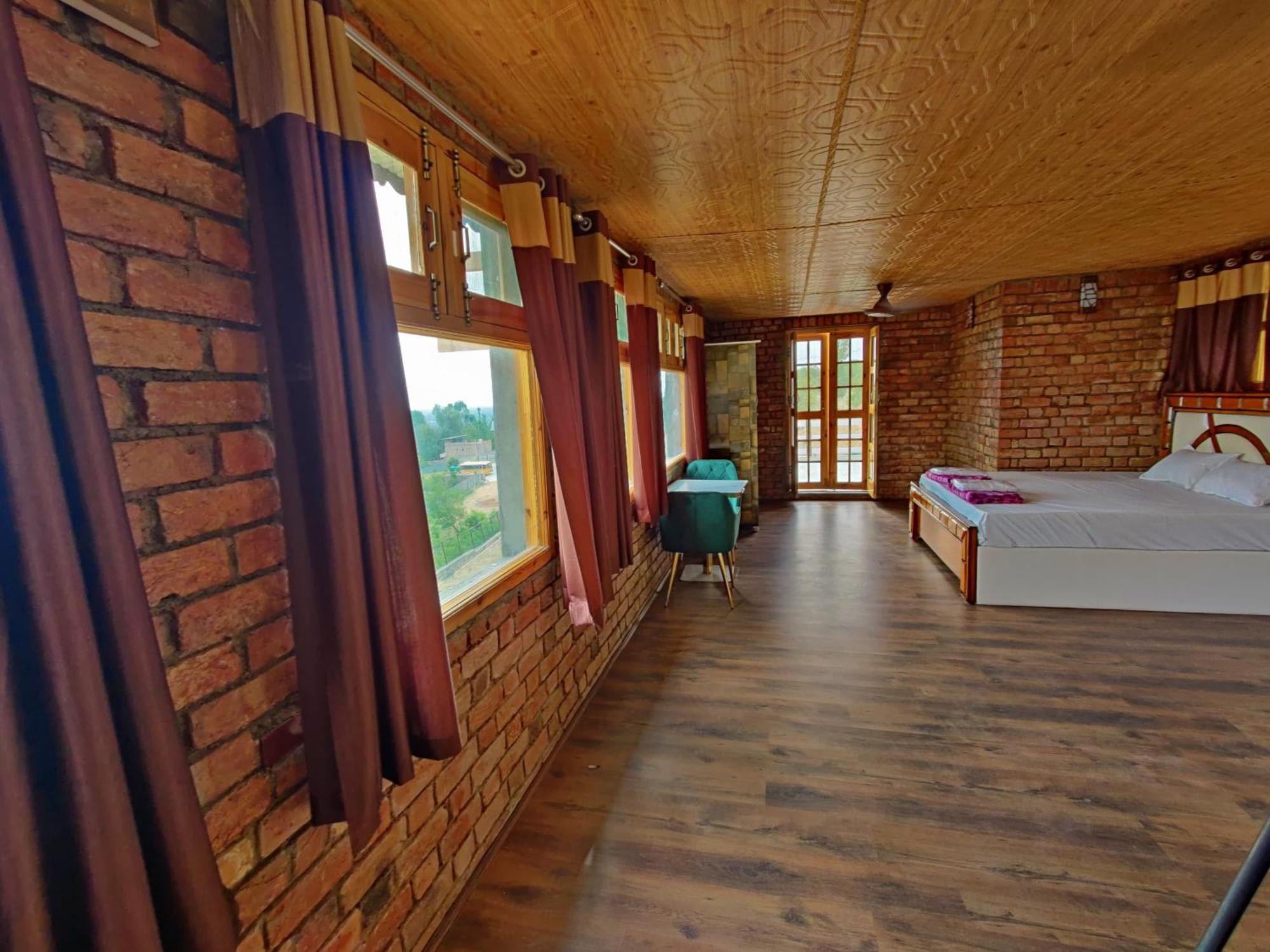 Kirmani Guest house *