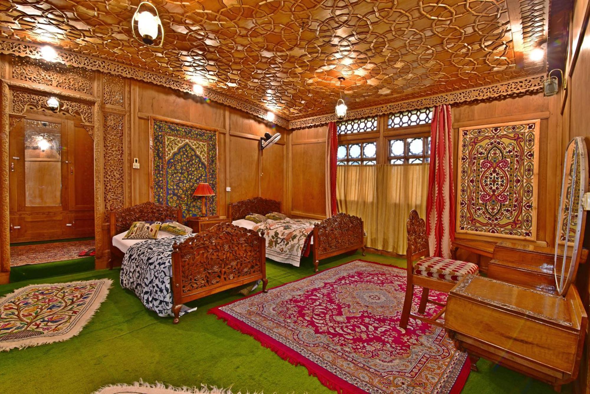 Houseboat Inshallah Srinagar (Jammu and Kashmir)