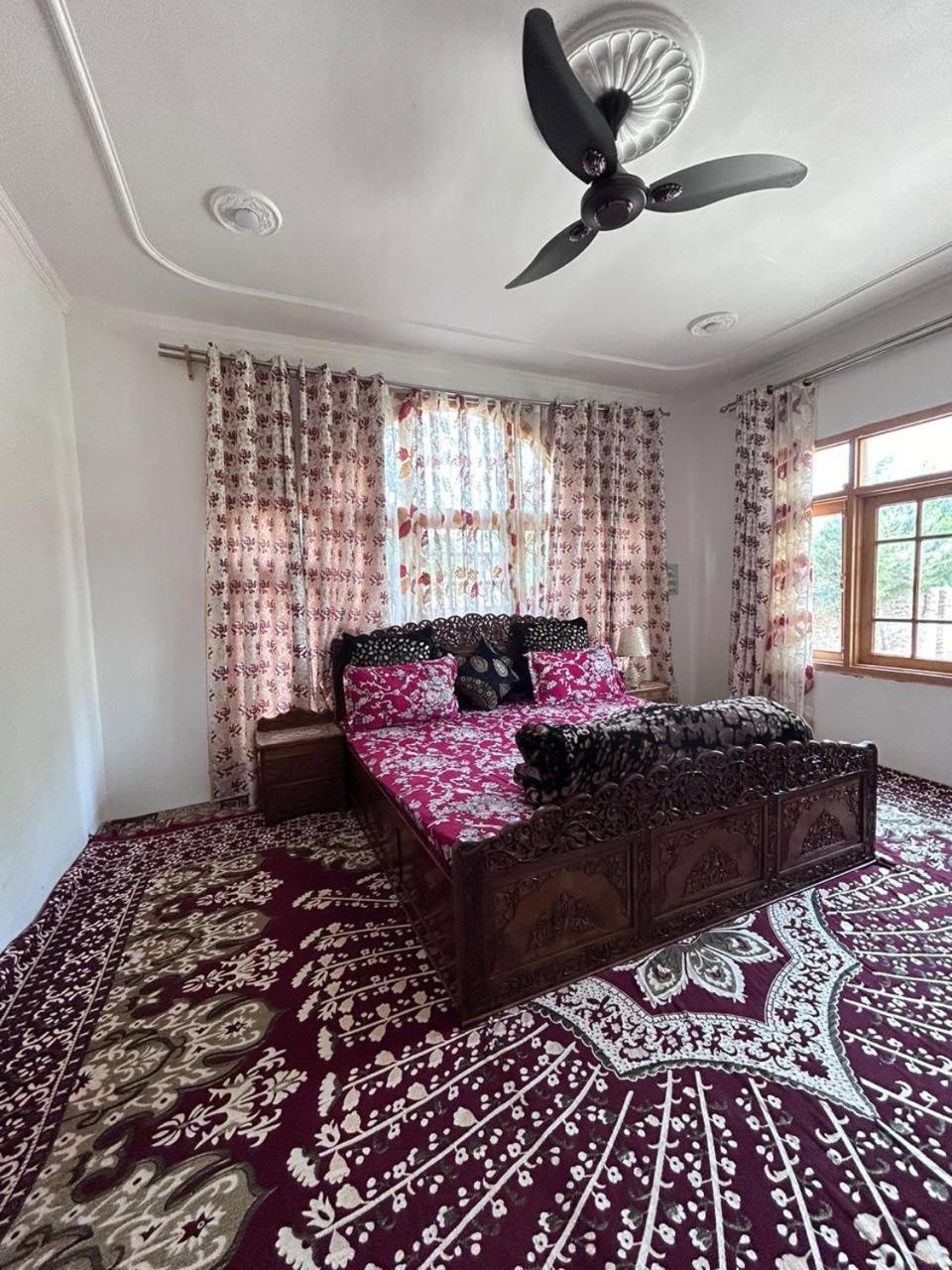 Zikra Homestay Srinagar (Jammu and Kashmir)