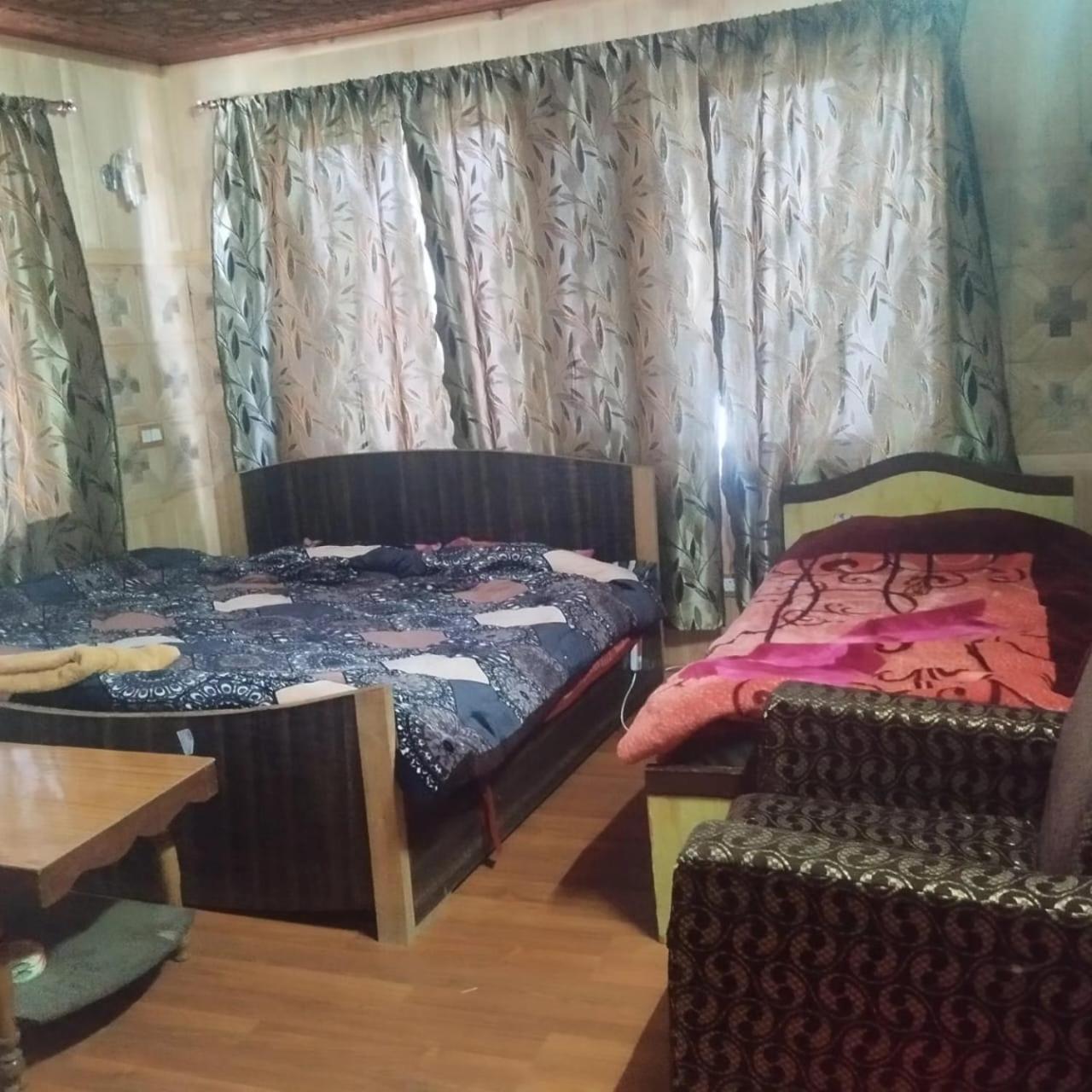 Gulab Srinagar (Jammu and Kashmir)