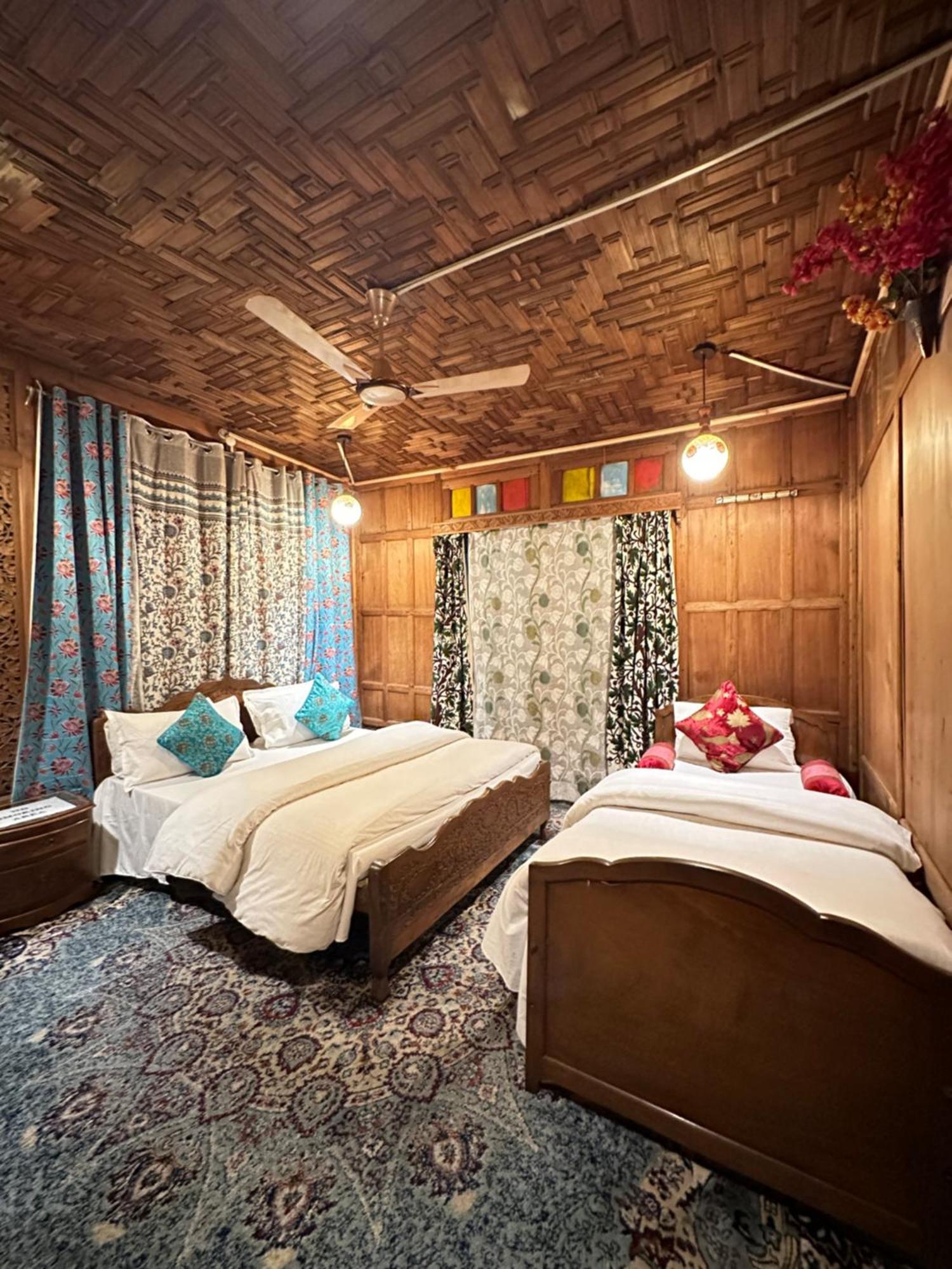 Palace Group Of House Boats 3*