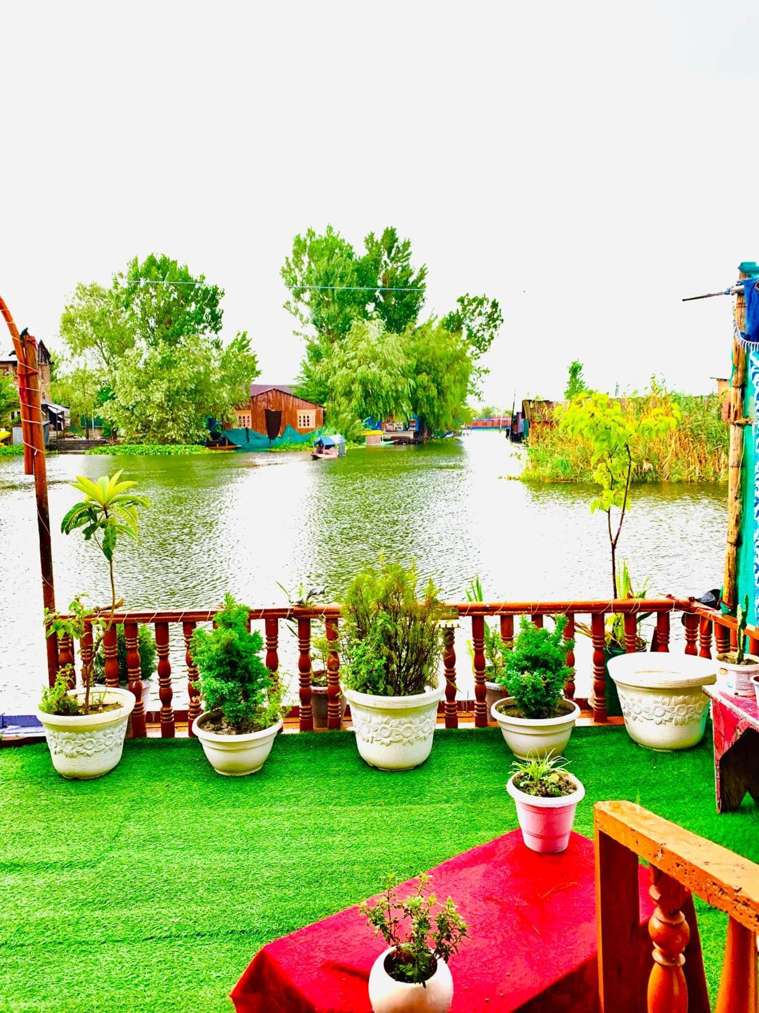 Farooq Biloo Palace Botel