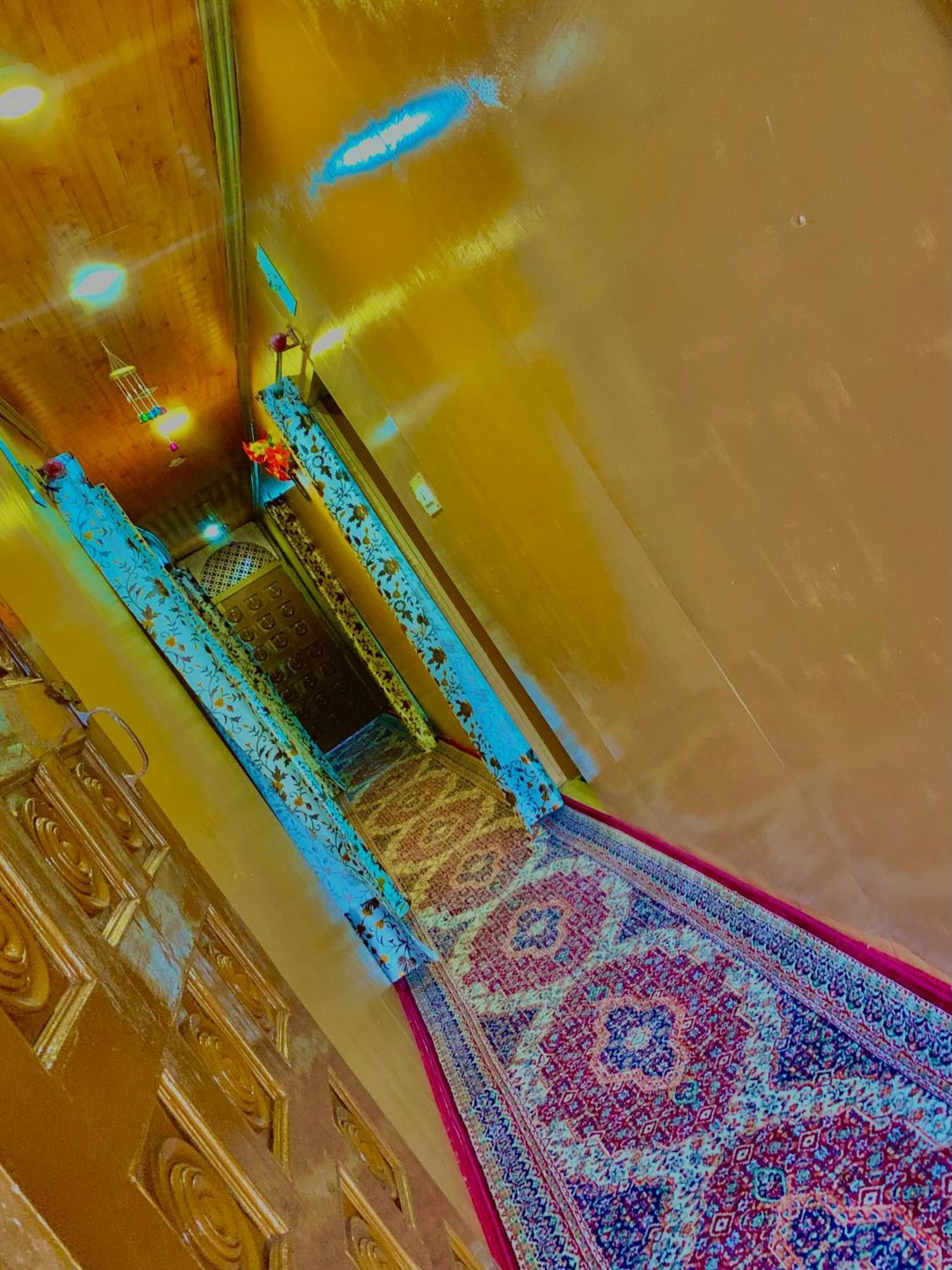 Farooq Biloo Palace Botel