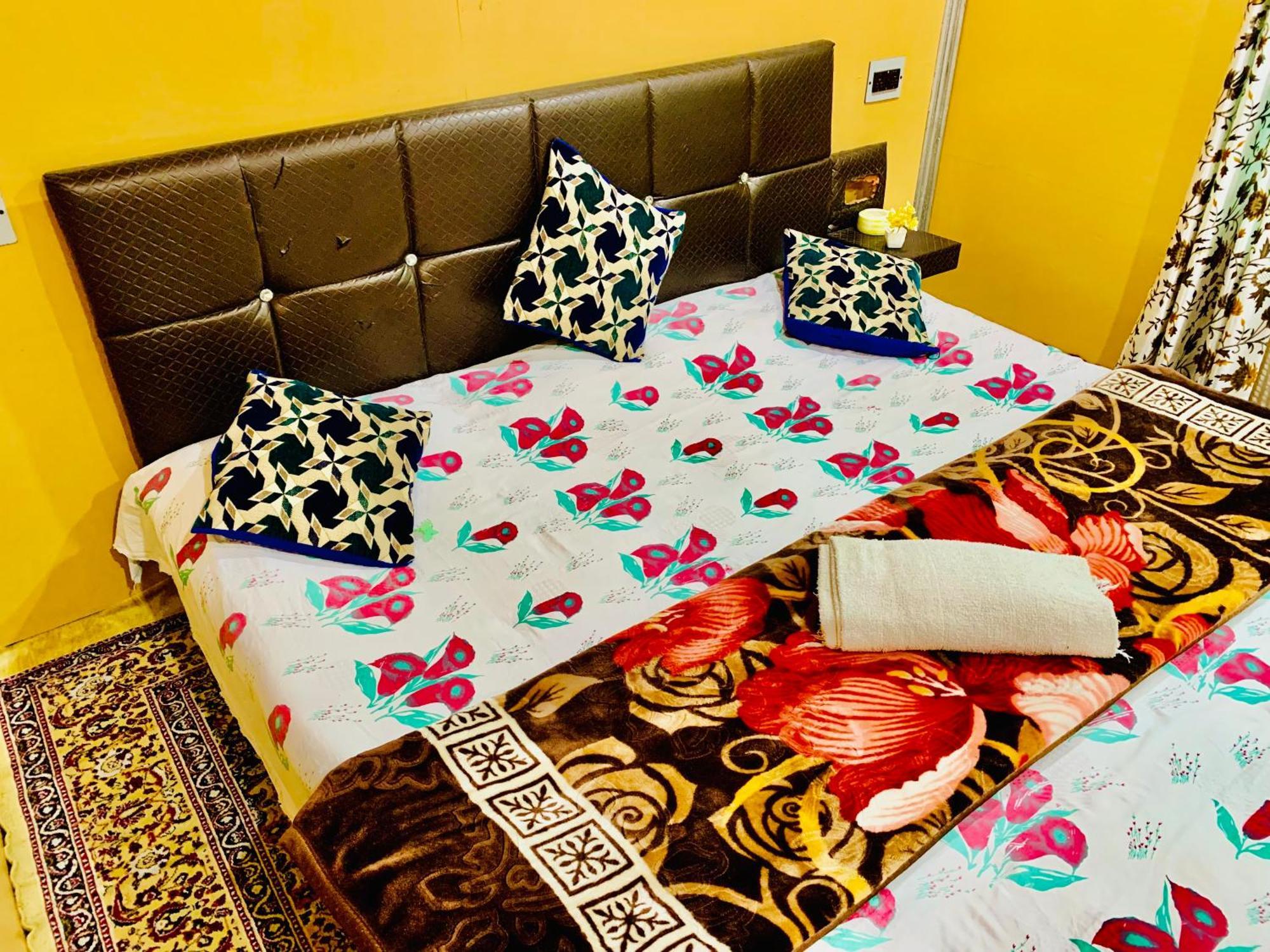 Farooq Biloo Palace Botel *