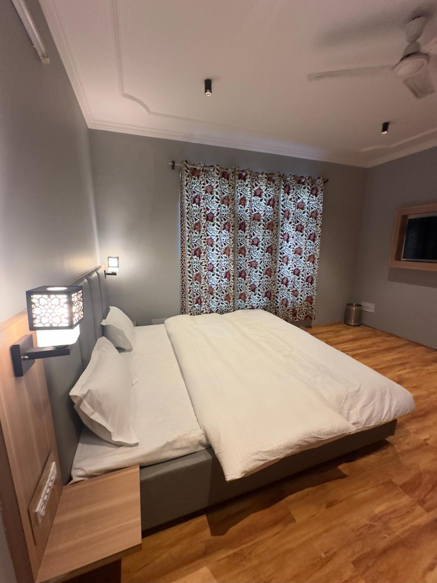 Silk Route Homestay *